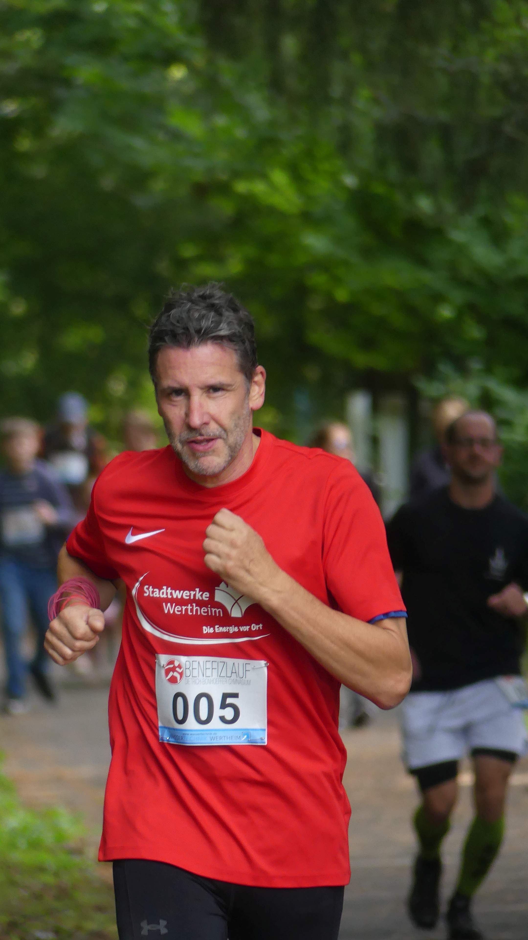 Bild vom 14. Benefizlauf im Jahr 2024. Dies ist das 122. Bild.